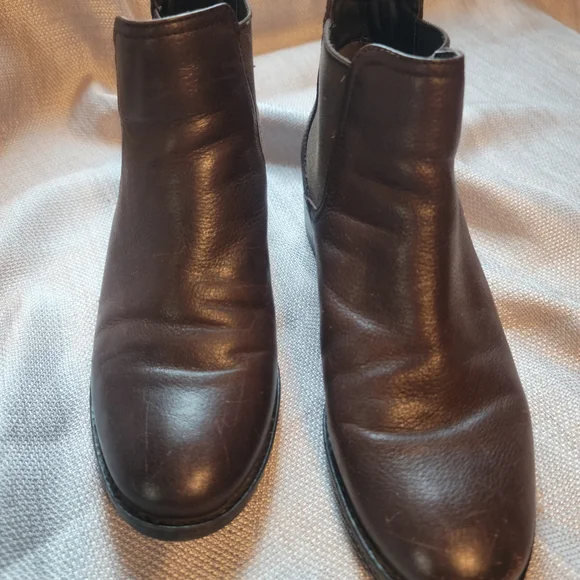 Cole Haan Size 8.5 Women's Rich Brown Leather Ankle Boots - Picture 1 of 2